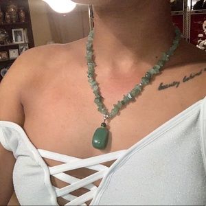 Emerald colored fashion necklace